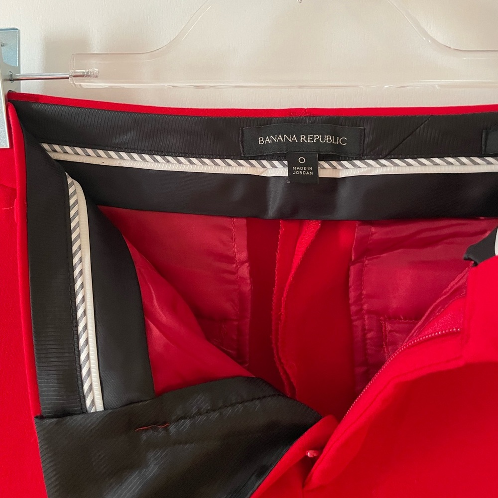 Red Banana Republic cropped pants - Picture 3 of 5